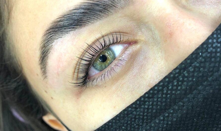 Lash Lamination: Enhancing Your Natural Lashes with a Lift and Tint